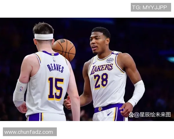 2013年1月湖人与76人激战回顾：经典对决与球星表现分析